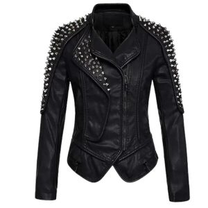 Giacca in pelle borchiata in stile punk da donna